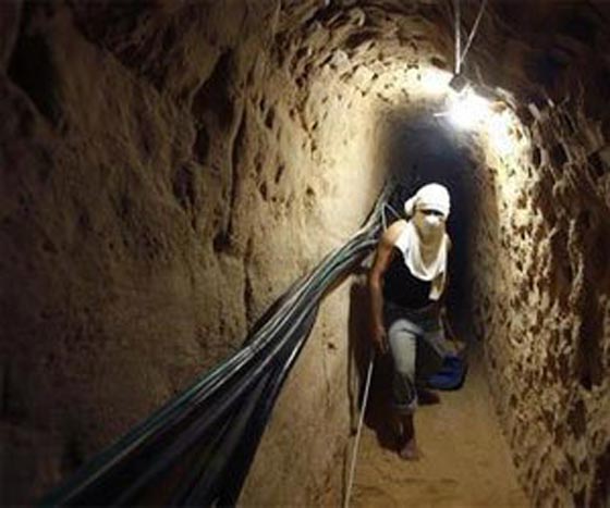 ضبط خزانة سحرية لتهريب المخدرات من المكسيك الى الولايات المتحدة صورة رقم 1