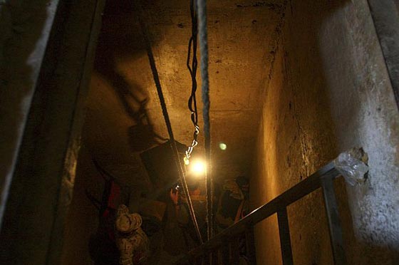 ضبط خزانة سحرية لتهريب المخدرات من المكسيك الى الولايات المتحدة صورة رقم 4