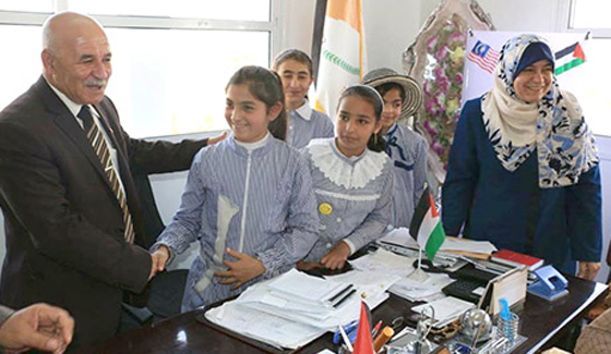   صور طفلة فلسطينية تتولى رئاسة بلدية غزة لمدة 3 ساعات صورة رقم 8