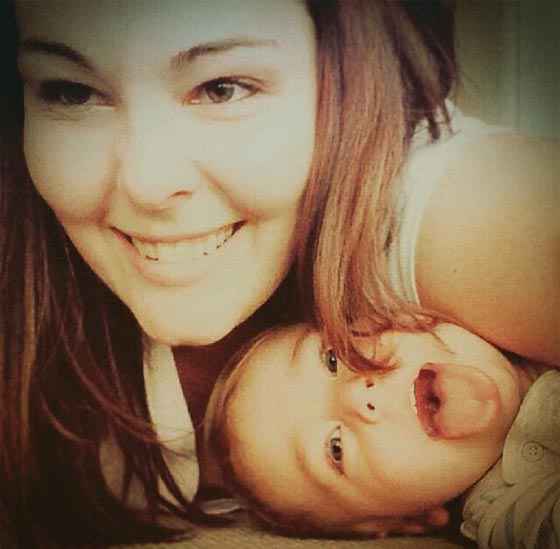 استخدمت فرشاة المكياج تعود لامرأة أخرى فأصيبت بالشلل صورة رقم 2