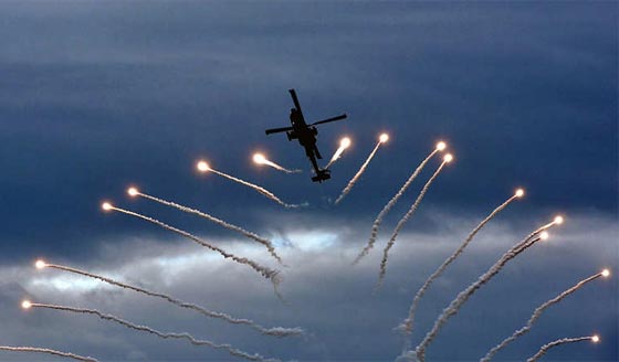 ردا على مقتل 3 ضباط سعوديين.. الاباتشي تدخل المعركة بحزم عاصف صورة رقم 1 ردا على مقتل 3 ضباط سعوديين.. الاباتشي تدخل المعركة بحزم عاصف صورة رقم 1