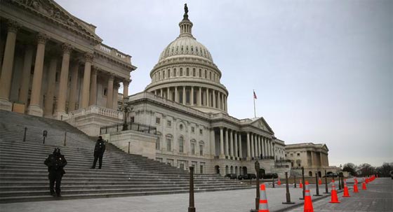 محاولة انتحار شخص تتسبب باغلاق مقر الكونغرس الامريكي صورة رقم 1 محاولة انتحار شخص تتسبب باغلاق مقر الكونغرس الامريكي صورة رقم 1
