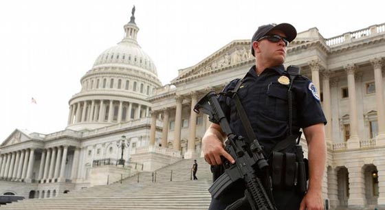 محاولة انتحار شخص تتسبب باغلاق مقر الكونغرس الامريكي صورة رقم 3 محاولة انتحار شخص تتسبب باغلاق مقر الكونغرس الامريكي صورة رقم 3