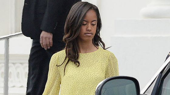 ضباط جهاز الخدمة السرية يعلمون ابنة اوباما قيادة السيارة صورة رقم 1 ضباط جهاز الخدمة السرية يعلمون ابنة اوباما قيادة السيارة صورة رقم 1