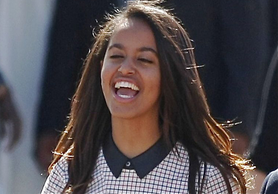 ضباط جهاز الخدمة السرية يعلمون ابنة اوباما قيادة السيارة صورة رقم 3 ضباط جهاز الخدمة السرية يعلمون ابنة اوباما قيادة السيارة صورة رقم 3