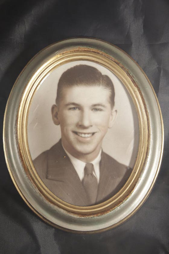 صور مؤثرة لزوجين ربطهما الحب وزواج 73 عاماً وفارقا الحياة سوية صورة رقم 7 صور مؤثرة لزوجين ربطهما الحب وزواج 73 عاماً وفارقا الحياة سوية صورة رقم 7