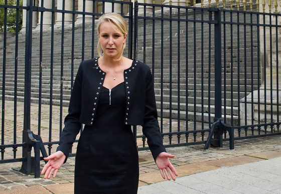 باريس: عرش مارين لوبان يهتز.. بسبب قريبتها الحسناء صورة رقم 8