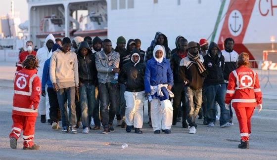  عنف طائفي.. مهاجرون مسلمون يلقون بالمسيحيين في البحر صورة رقم 4