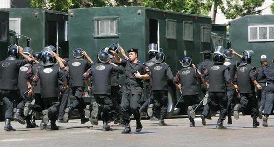 اجراءات امنية مشددة قبل محاكمة مرسي ودعوة الاخوان لحراك ثوري صورة رقم 4 اجراءات امنية مشددة قبل محاكمة مرسي ودعوة الاخوان لحراك ثوري صورة رقم 4