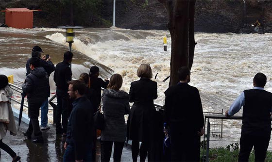 باالفيديو.. شاهد كيف شوشت الفيضانات الحياة في استراليا صورة رقم 1 باالفيديو.. شاهد كيف شوشت الفيضانات الحياة في استراليا صورة رقم 1