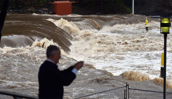 باالفيديو.. شاهد كيف شوشت الفيضانات الحياة في استراليا صورة رقم 2 باالفيديو.. شاهد كيف شوشت الفيضانات الحياة في استراليا صورة رقم 2