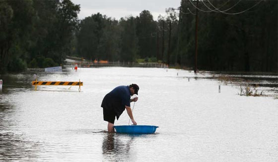 باالفيديو.. شاهد كيف شوشت الفيضانات الحياة في استراليا صورة رقم 8 باالفيديو.. شاهد كيف شوشت الفيضانات الحياة في استراليا صورة رقم 8