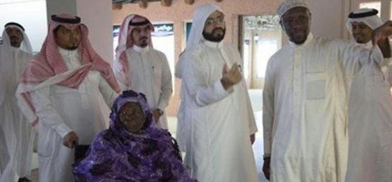 بالصور.. جدة اوباما تؤدي العمرة وتثير الجدل مجددا حول اسلام اوباما صورة رقم 1 بالصور.. جدة اوباما تؤدي العمرة وتثير الجدل مجددا حول اسلام اوباما صورة رقم 1