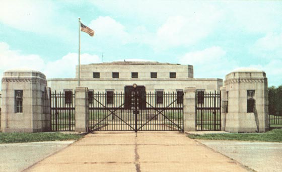 اضخم قلعة لاحتياطي الذهب في العالم تكشف عن اسرارها.. بالفيديو صورة رقم 3