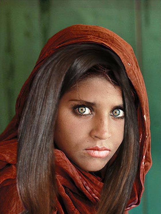 بعد 17 عاما.. فتاة ناشيونال جيوغرافيك الافغانية تظهر مجددا صورة رقم 2