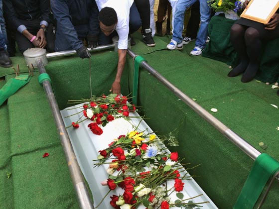 فيديو وصور.. بالتيمور الأمريكية تشتعل بعد وفاة شاب أسود في المعتقل صورة رقم 21