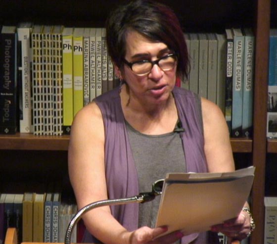 قبلة من محامية امريكية على خد فيدل كاسترو حوّلت حياتها الى جحيم صورة رقم 3