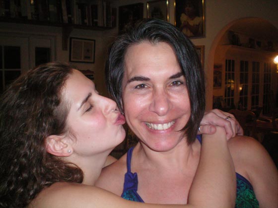 قبلة من محامية امريكية على خد فيدل كاسترو حوّلت حياتها الى جحيم صورة رقم 2