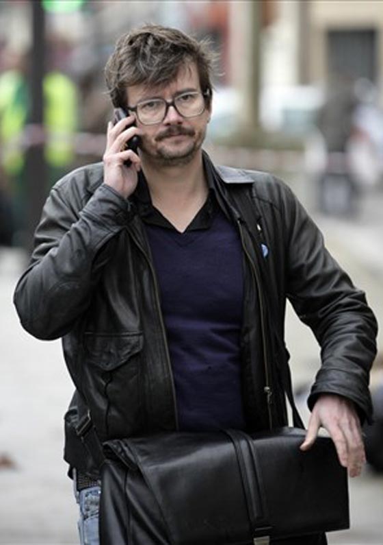 تصريحات مثيرة لرسام شارلي إبدو بعد رسمه للنبي محمد صورة رقم 1