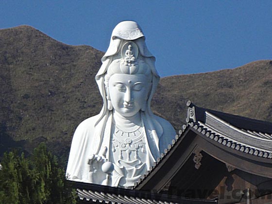 اله الرحمة يحمي رهبانه البوذيين بغرف مضادة للرصاص صورة رقم 14