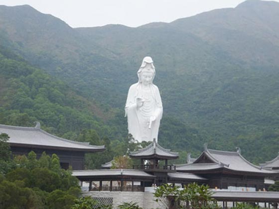 اله الرحمة يحمي رهبانه البوذيين بغرف مضادة للرصاص صورة رقم 16