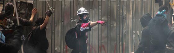 عودة الصدامات والمواجهات الى ساحة تقسيم باسطنبول في اول ايار صورة رقم 2