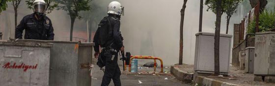 عودة الصدامات والمواجهات الى ساحة تقسيم باسطنبول في اول ايار صورة رقم 5