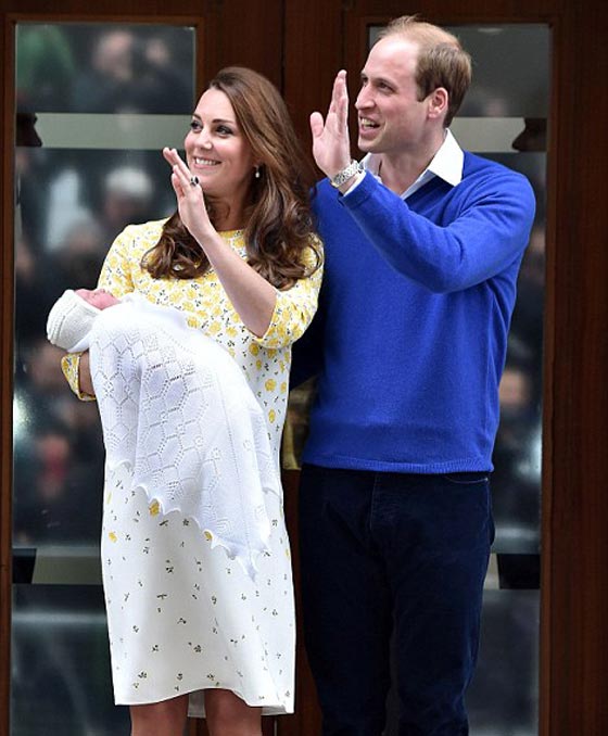 صور اميرة بريطانيا الصغيرة في اول ظهور لها مع والديها كيت والامير ويليام صورة رقم 7