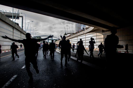 تل ابيب تشتعل وصدامات عنيفة بين الشرطة والاثيوبيين صورة رقم 3 تل ابيب تشتعل وصدامات عنيفة بين الشرطة والاثيوبيين صورة رقم 3