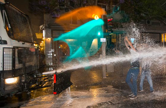 بعد الصدامات العنيفة.. رئيس الكنيست الاسرائيلي يحذر من حرب اهلية صورة رقم 7 بعد الصدامات العنيفة.. رئيس الكنيست الاسرائيلي يحذر من حرب اهلية صورة رقم 7