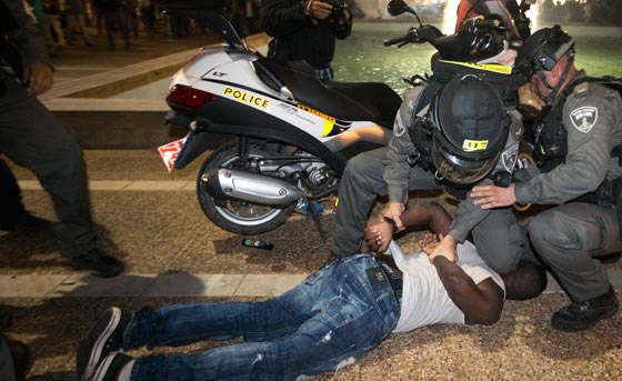 بعد الصدامات العنيفة.. رئيس الكنيست الاسرائيلي يحذر من حرب اهلية صورة رقم 11 بعد الصدامات العنيفة.. رئيس الكنيست الاسرائيلي يحذر من حرب اهلية صورة رقم 11