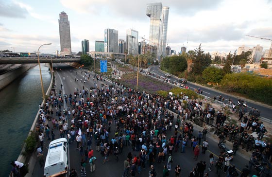 بعد الصدامات العنيفة.. رئيس الكنيست الاسرائيلي يحذر من حرب اهلية صورة رقم 16 بعد الصدامات العنيفة.. رئيس الكنيست الاسرائيلي يحذر من حرب اهلية صورة رقم 16