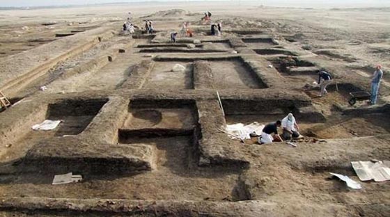 علماء آثار مصريون يكتشفون مقر قيادة جيش الفراعنة شمال سيناء صورة رقم 1