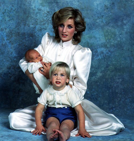 سارا.. عنوان فضيحة قد تعصف بامن القصر الملكي البريطاني!! صورة رقم 4