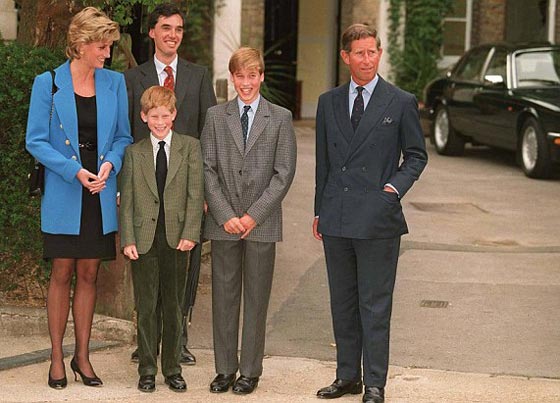 سارا.. عنوان فضيحة قد تعصف بامن القصر الملكي البريطاني!! صورة رقم 6