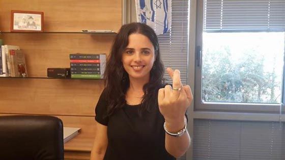 عدو الفلسطينيين وصاحبة التصريحات الهتلرية وزيرة للعدل في اسرائيل صورة رقم 5