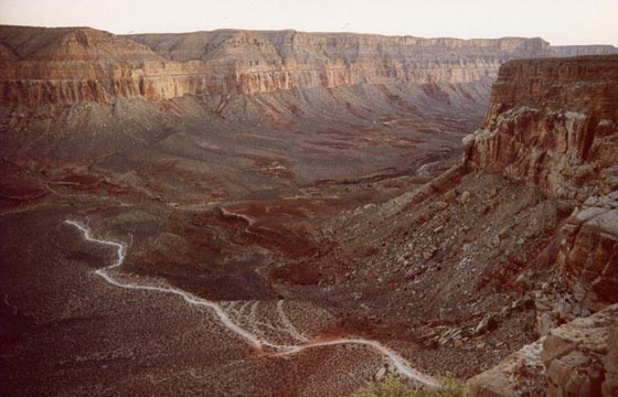 صور وفيديو: حياة بدائية لقرية الهنود الحُمر السرية  المعزولة في امريكا  صورة رقم 16
