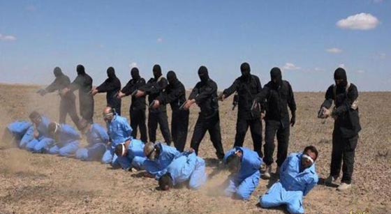 بالصور.. مجرمو داعش يعدمون 10 عراقيين وهذه المرة برداء ازرق صورة رقم 4