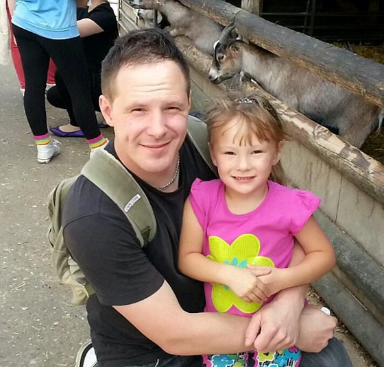 بالصور.. رجل بريطاني تجرد من ابوّته وضرب طفلته حتى الموت صورة رقم 1