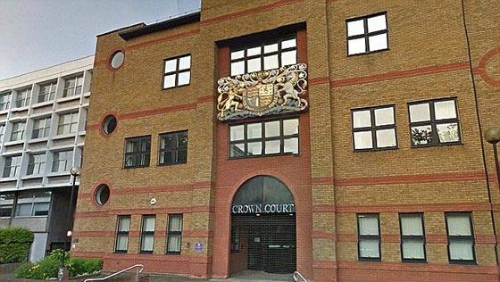 بالصور.. رجل بريطاني تجرد من ابوّته وضرب طفلته حتى الموت صورة رقم 5