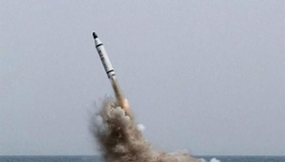 بالصور.. كوريا الشمالية تطلق بنجاح صاروخا باليستيا من غواصة صورة رقم 2 بالصور.. كوريا الشمالية تطلق بنجاح صاروخا باليستيا من غواصة صورة رقم 2