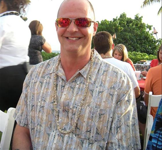 قتل 3 افراد من عائلته واعلن مسؤوليته عن الجريمة عبر قتل 3 افراد من عائلته واعلن مسؤوليته عن الجريمة عبر