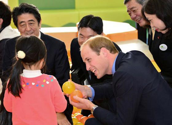 بالصور.. زعماء العالم يضعفون ويحنون هاماتهم أمام ضحكة طفل صورة رقم 7 بالصور.. زعماء العالم يضعفون ويحنون هاماتهم أمام ضحكة طفل صورة رقم 7