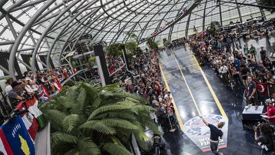 لبناني يفوز بالمرتبة الاولى في مسابقة الطائرات الورقية بالنمسا صورة رقم 1 لبناني يفوز بالمرتبة الاولى في مسابقة الطائرات الورقية بالنمسا صورة رقم 1