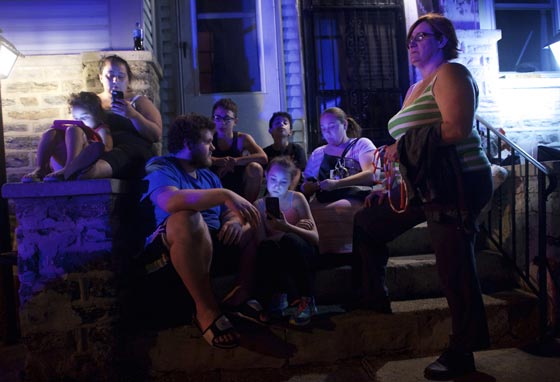  فيلادلفيا: 55 قتيلا وجريحا في حادث انحراف قطار عن مساره صورة رقم 5