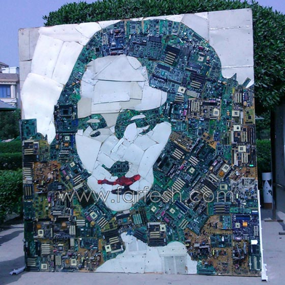 شاب مصري يحوّل النفايات من علب وزجاجات واسلاك إلى لوحة موناليزا صورة رقم 1 شاب مصري يحوّل النفايات من علب وزجاجات واسلاك إلى لوحة موناليزا صورة رقم 1