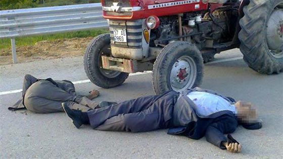 جريمة بشعة.. اب تركي وابنه يقتل كل منهما الآخر على الشارع السريع!! صورة رقم 1 جريمة بشعة.. اب تركي وابنه يقتل كل منهما الآخر على الشارع السريع!! صورة رقم 1