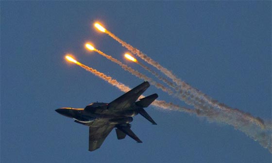 غارة اسرائيلية ليلية على اهداف لحزب الله في مدينة القنيطرة صورة رقم 1