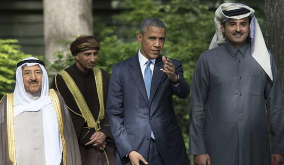 طول قامة أمير قطر كان لافتا في قمة كامب ديفيد.. شاهد الصور صورة رقم 2