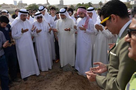 رحيل شيخ بحريني طاف حول الكعبة سباحة في فيضان عام 1941 صورة رقم 6 رحيل شيخ بحريني طاف حول الكعبة سباحة في فيضان عام 1941 صورة رقم 6